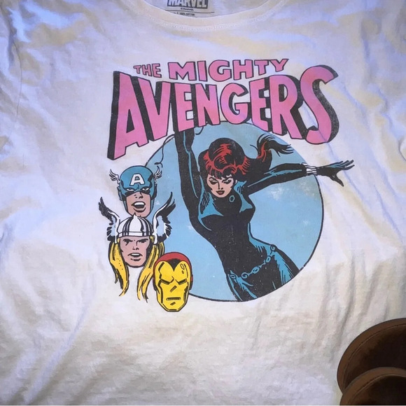 Fifth Sun Marvel Retro Mighty Avengers Women's Cropped T-Shirt - Size M - GUC - Picture 3 of 7